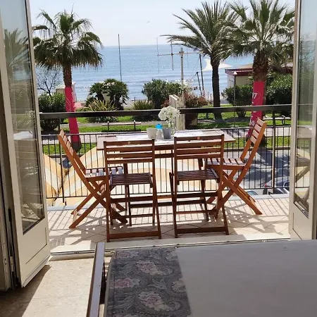 Rivamare 2 Appartamento Fronte Mare Marina dʼMarina dʼAndora Esterno foto